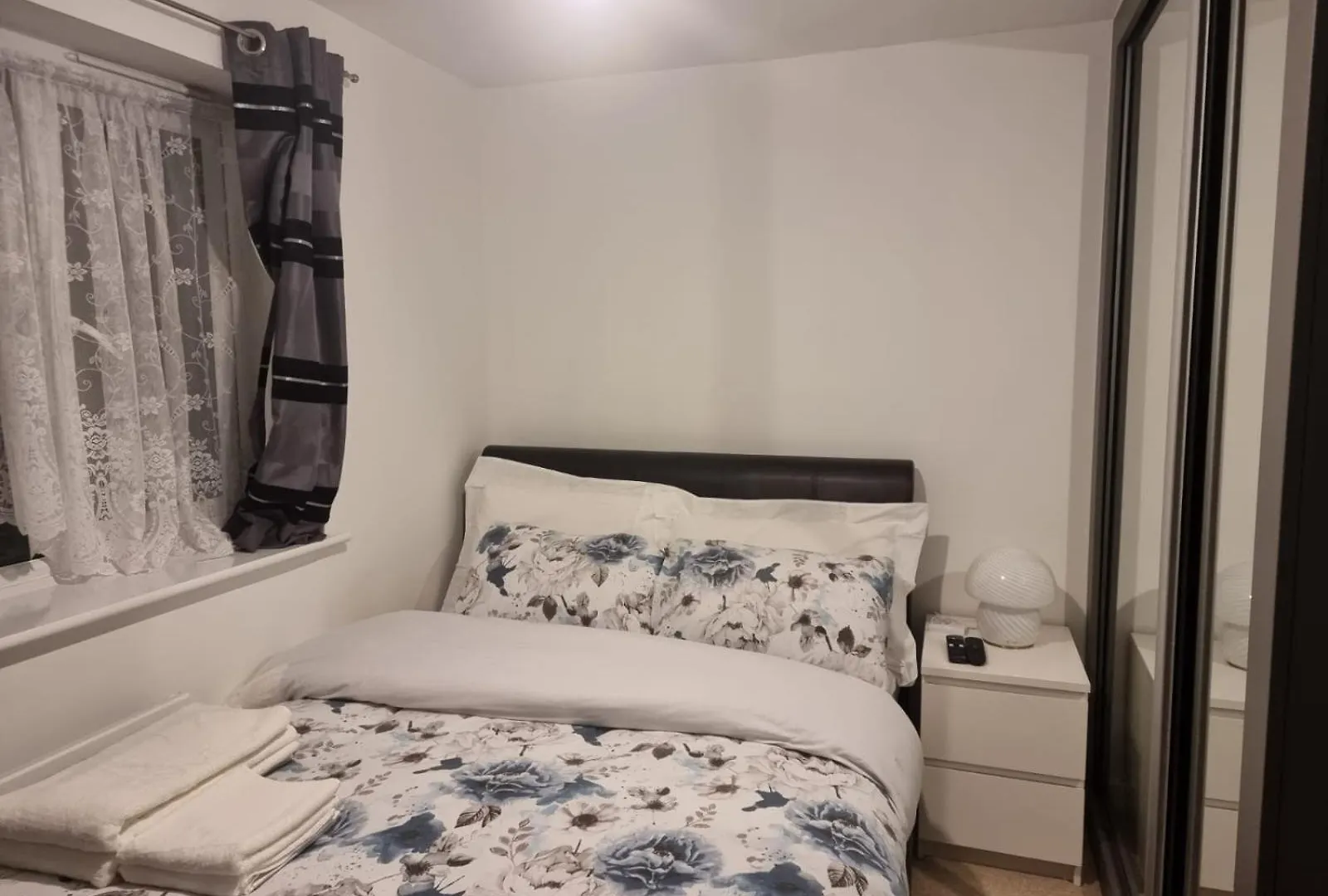 Charming Modern Home In Cheltenham Homestay